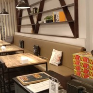 บรรยากาศ แดงแหนมเนือง Paseo เดอะ พาซิโอ พาร์ค กาญจนาภิเษก