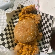 มัมมุ้ไก่ทอด (แยกเกษตร ซอยงามวงศ์วาน 64)