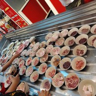 บรรยากาศ มีดีหมูกระทะ วัดเกาะ
