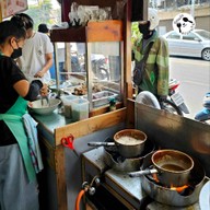 บรรยากาศ คุณอ๋อ ก๋วยจั๊บญวน เส้นสด ศิริราช