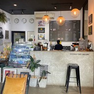 Arrivals Cafe Gallery สุวินทวงศ์