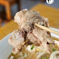 เมนูของร้าน คุณอ๋อ ก๋วยจั๊บญวน เส้นสด ศิริราช