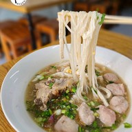 เมนูของร้าน คุณอ๋อ ก๋วยจั๊บญวน เส้นสด ศิริราช
