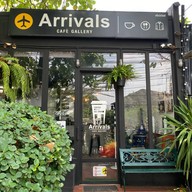 Arrivals Cafe Gallery สุวินทวงศ์