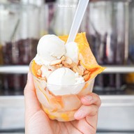 เมนูของร้าน ไอติมไข่แข็งเมืองทอง