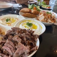 Beirut Lebanese Restaurant พร้อมพงษ์