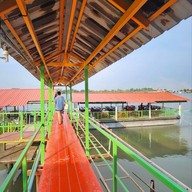 บรรยากาศ รวยกุ้งเผา