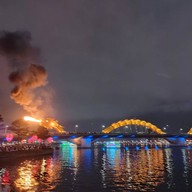 บรรยากาศ Dragon Bridge