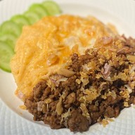 ผัดกะเพรา เฟรนช์ฟราย ไก่ทอด (aim aroi khum🍴)