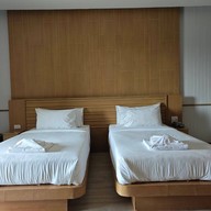 บ้านริมอ่าว