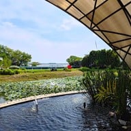 บ้านริมอ่าว