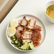 หมูกรอบนายไซ Siamparagon