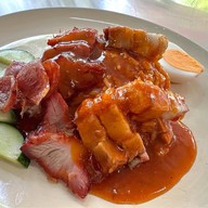 ข้าวหมูแดงฮ่องกงอาอี๊สี่ดาว