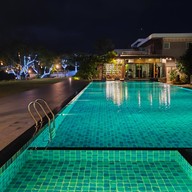 บ้านริมอ่าว