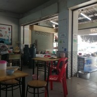 บรรยากาศ ก๋วยเตี๋ยวอิ่มเอม
