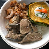 เมนูของร้าน หมูทอดเจ๊จง เอฟวายไอ เซ็นเตอร์ (FYI Center)