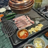 Nice Two Meat U Zpell @Future Park Rangsit