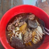 เมนูของร้าน ร้านทิศเหนือ น้ำเงี้ยว-ข้าวซอยไก่ ข้าวหมูทอด