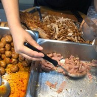 เมนูของร้าน หมูทอดเจ๊จง เอฟวายไอ เซ็นเตอร์ (FYI Center)