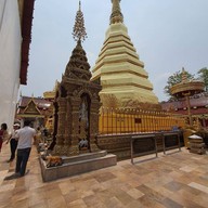 บรรยากาศ วัดพระธาตุช่อแฮพระอารามหลวง