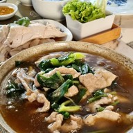 เมนูของร้าน เรือนต้น มณเฑียร สุรวงศ์