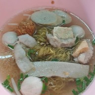 ก๋วยเตี๋ยวลูกชิ้นปลานายใบ้ บางเขน