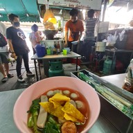 ก๋วยเตี๋ยวลูกชิ้นปลานายใบ้ บางเขน