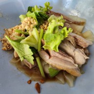 เมนูของร้าน รอเรือ ก๋วยเตี๋ยวเป็ด