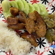 บุญปั๋น ไส้อั่ว - Northern Sausage