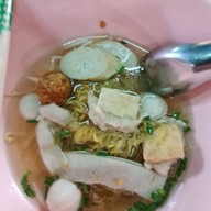 ก๋วยเตี๋ยวลูกชิ้นปลานายใบ้ บางเขน
