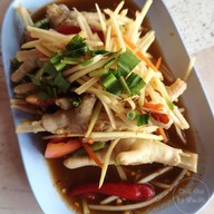 เมนูของร้าน เตี๋ยวไก่ป้ายแดง (ไก่ตุ๋นมะระ) 1