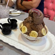 Sugar Town “Cafe & Restaurant”