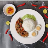 ร้านเค้กสีแดง By Ananta bakery เอื้ออาทรตึก48