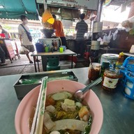 ก๋วยเตี๋ยวลูกชิ้นปลานายใบ้ บางเขน