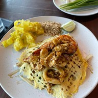 PADTHAI TONJIK RESTAURANT & CAFE