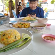 ครัวเชฟปอง อาหารตามสั่ง