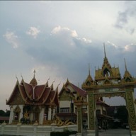 บรรยากาศ วัดกลาง