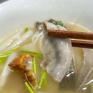 เมนูของร้าน ก๋วยจั๊บเอกไพลิน ศรีนครินทร์