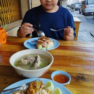 ครัวเชฟปอง อาหารตามสั่ง