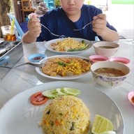 ครัวเชฟปอง อาหารตามสั่ง