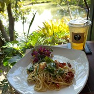 PADTHAI TONJIK RESTAURANT & CAFE