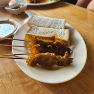 ไก่ย่าง จีระพันธ์ อีสานตำแซ่บ ฮาลาล เหม่งจ๋าย