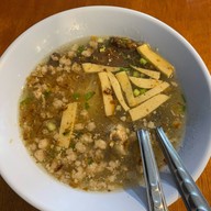 ร้านกินจั๊บ หน้าเซเว่น กม.11