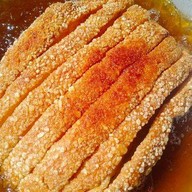 อาหารตามสั่ง ปิ่น&เพชร  🔥 ร้าน ตั้งอยู่ข้างร้านศรีอ่างแก้ว