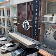 Koffee & co. สนามเป้า