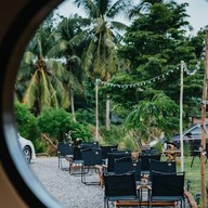 รมณ คาเฟ่ บ้านลาด