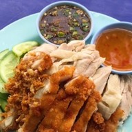 ข้าวมันไก่นายอวน ( ริมรั้วแฟลตทบ. )