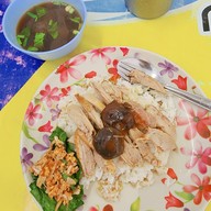 เมนูของร้าน ก๋วยเตี๋ยวเป็ดตุ๋น ไพศาลโภชนา