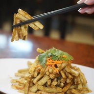 เมนูของร้าน เกี๊ยวจีน & โต๊ะกลม สตรีทฟู้ด พระราม 9 ถ.พระรามเก้า 49 (ซอย 9)