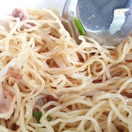 ก๋วยเตี๋ยวขาหมู เอแบค หัวหมาก